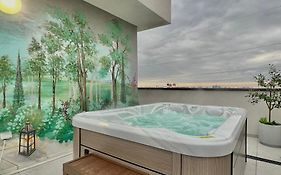 Bridge Apartment&Jacuzzi